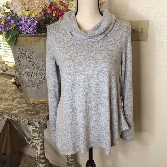 Misia gray long sleeve cowl neck asymmetrical top - Picture 1 of 14